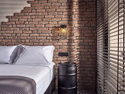 Gloria Maris Hotel Suites & Villas