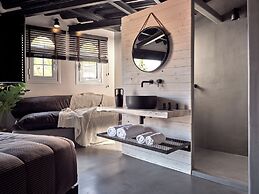 Gloria Maris Hotel Suites & Villas