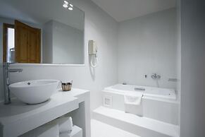 Gloria Maris Hotel Suites & Villas