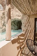 Gloria Maris Hotel Suites & Villas