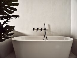 Gloria Maris Hotel Suites & Villas