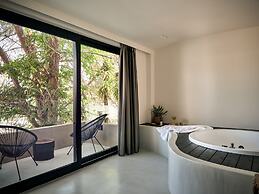 Gloria Maris Hotel Suites & Villas