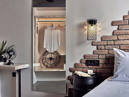 Gloria Maris Hotel Suites & Villas