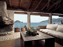 Gloria Maris Hotel Suites & Villas