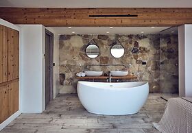 Gloria Maris Hotel Suites & Villas