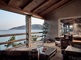 Gloria Maris Hotel Suites & Villas