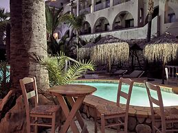 Gloria Maris Hotel Suites & Villas