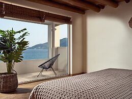 Gloria Maris Hotel Suites & Villas