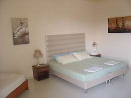 Lyristis Dinos Studios & Apartments