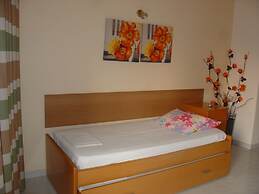 Lyristis Dinos Studios & Apartments