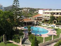 Lyristis Dinos Studios & Apartments