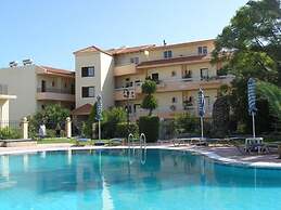 Lyristis Dinos Studios & Apartments