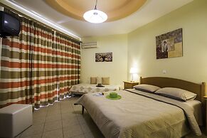 Lyristis Dinos Studios & Apartments