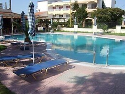 Lyristis Dinos Studios & Apartments