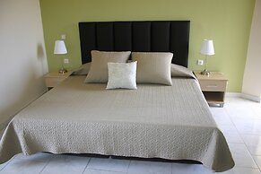 Lyristis Dinos Studios & Apartments