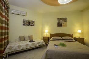 Lyristis Dinos Studios & Apartments