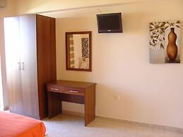 Lyristis Dinos Studios & Apartments