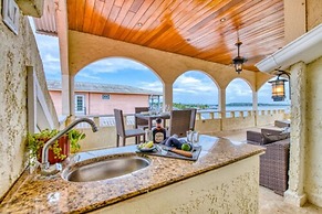 Tropical Suites Hotel