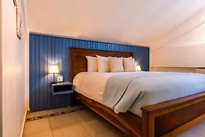 Tropical Suites Hotel