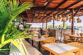 Tropical Suites Hotel