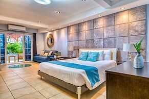 Tropical Suites Hotel