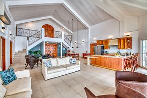 Tropical Suites Hotel