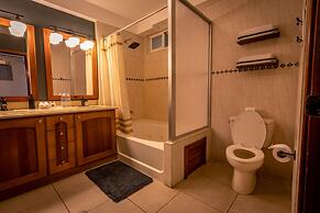 Tropical Suites Hotel