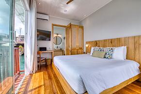 Tropical Suites Hotel