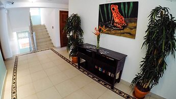 Tropical Suites Hotel