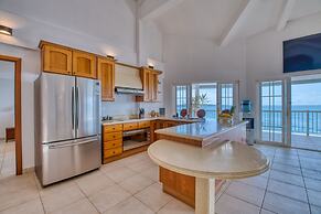 Tropical Suites Hotel