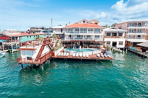 Tropical Suites Hotel