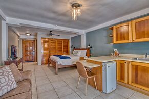 Tropical Suites Hotel