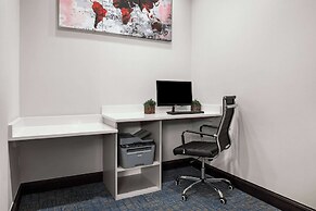 La Quinta Inn & Suites by Wyndham Denton - University Drive
