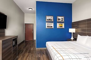 La Quinta Inn & Suites by Wyndham Denton - University Drive