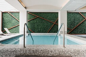 Hotel Crown Victoria