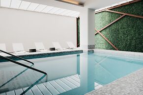 Hotel Crown Victoria