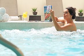 Hotel Crown Victoria