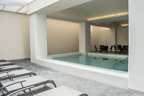 Hotel Crown Victoria