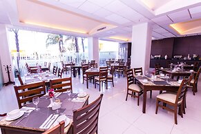 Hotel Crown Victoria