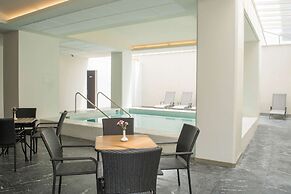 Hotel Crown Victoria