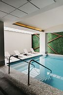 Hotel Crown Victoria