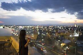 Hotel Crown Victoria