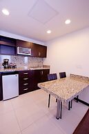 Hotel Crown Victoria