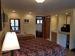 Black Hawk Motel and Suites