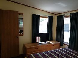 Black Hawk Motel and Suites