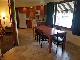 Black Hawk Motel and Suites