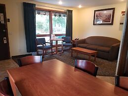 Black Hawk Motel and Suites