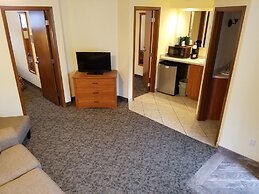 Black Hawk Motel and Suites