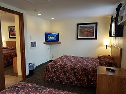 Black Hawk Motel and Suites