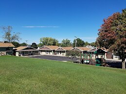 Black Hawk Motel and Suites
